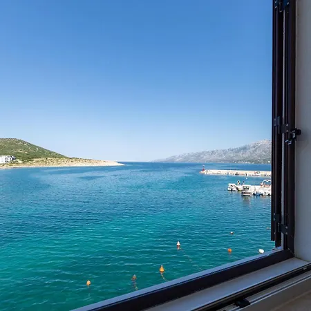 Appartement Awesome In With Wifi