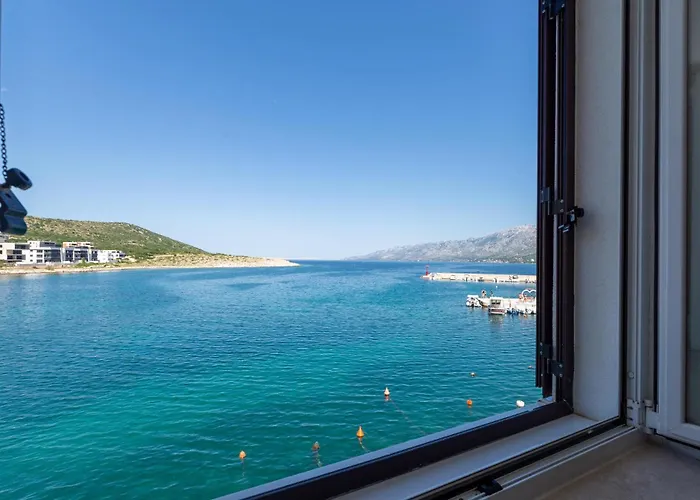 Апартаменты Awesome In With Wifi